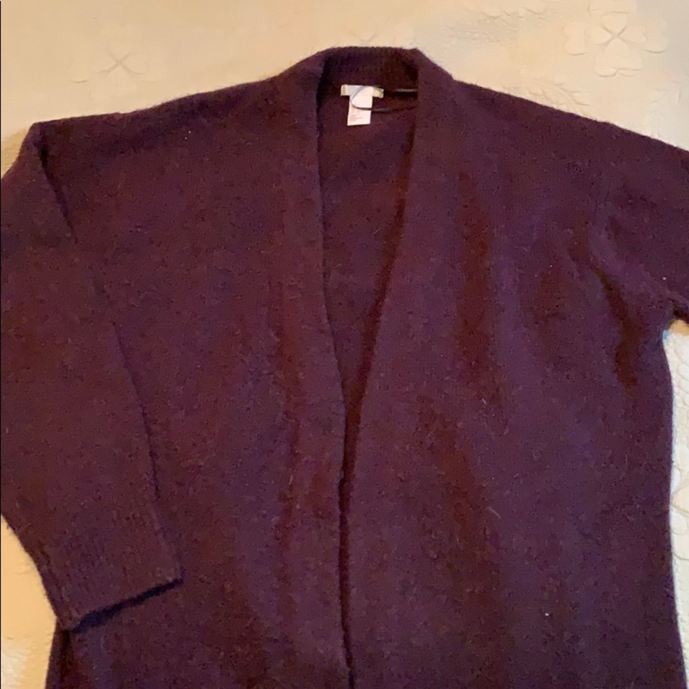 Maroon sweater